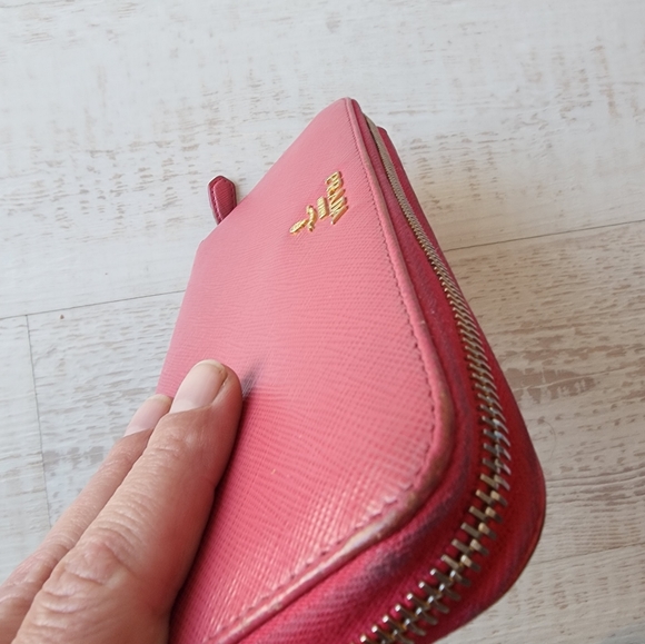 Prada Wallet - Picture 6 of 16